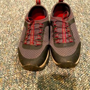 L.L. Bean lightweight sneakers. Great condition. Size 1 Boys.